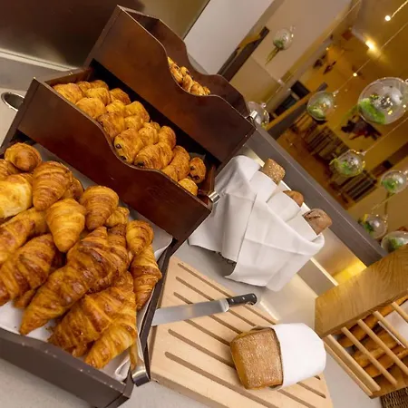 Mediterranee Hotel 3*